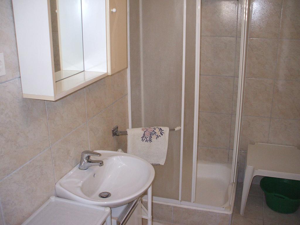 Apartmani Mira Сен Екстериор снимка