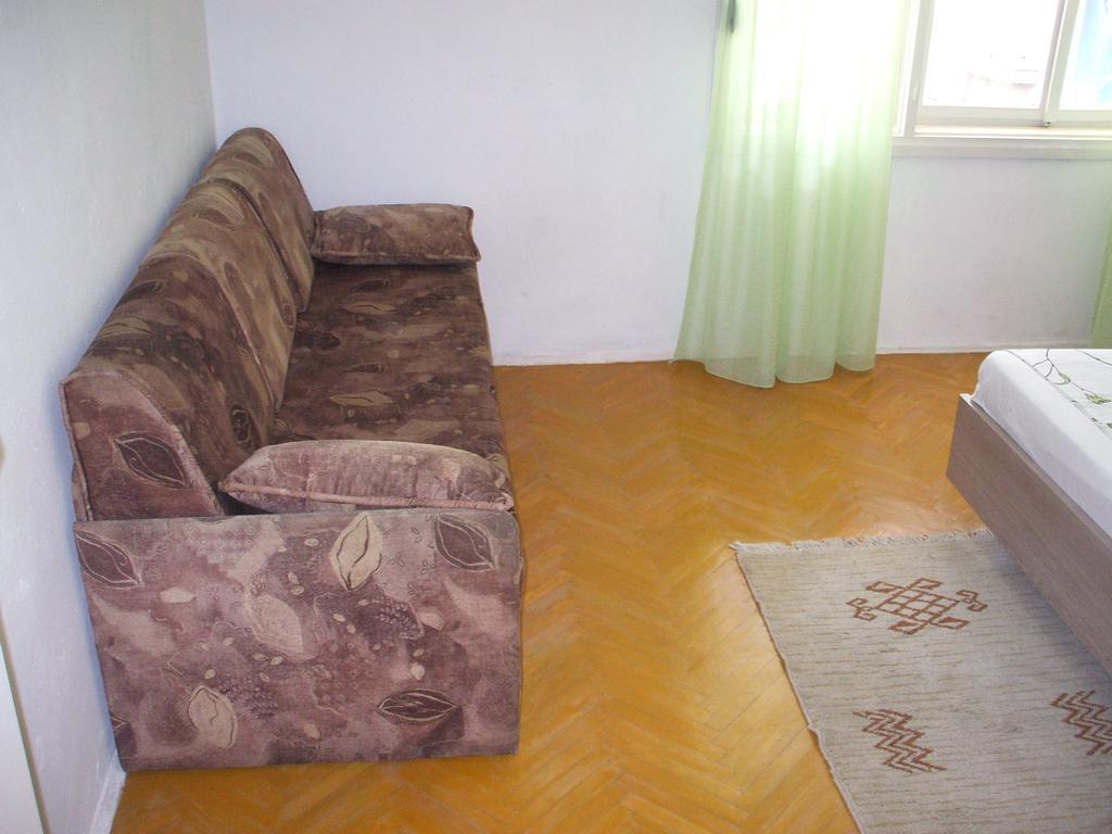 Apartmani Mira Сен Екстериор снимка