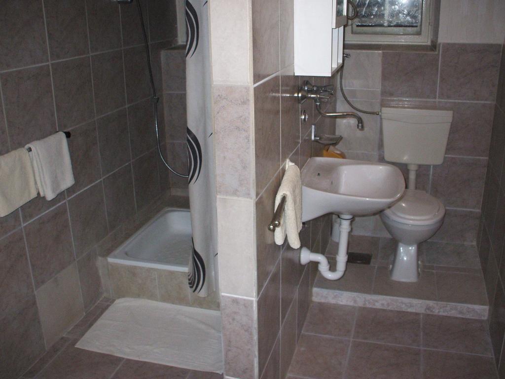 Apartmani Mira Сен Екстериор снимка