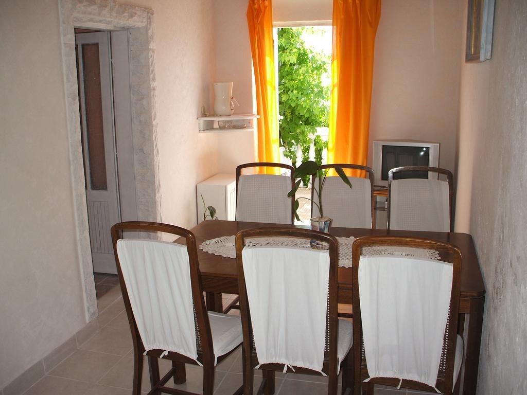 Apartmani Mira Сен Екстериор снимка