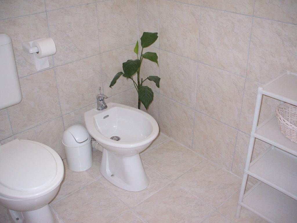 Apartmani Mira Сен Екстериор снимка
