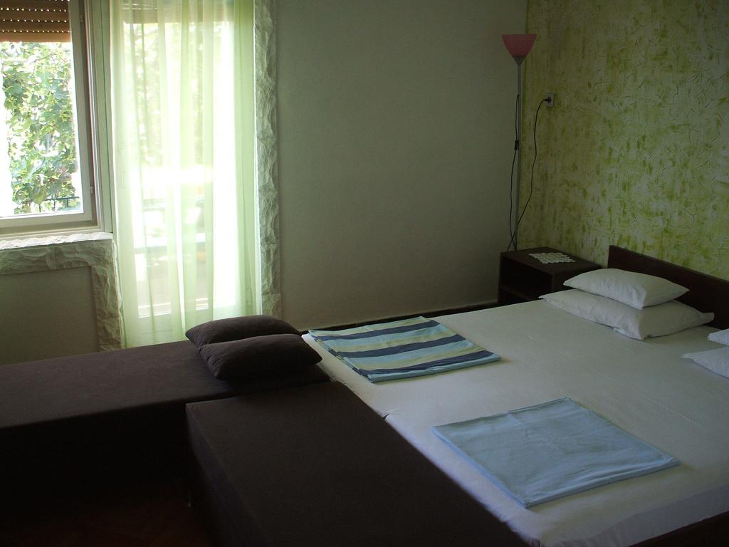 Apartmani Mira Сен Екстериор снимка