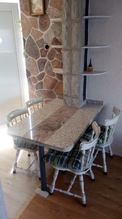 Apartmani Mira Сен Екстериор снимка