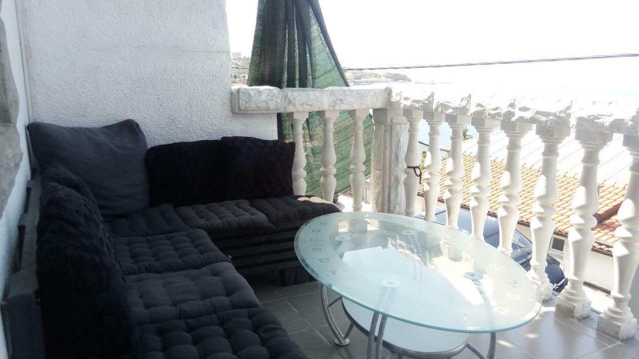Apartmani Mira Сен Екстериор снимка