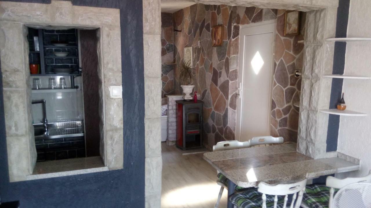 Apartmani Mira Сен Екстериор снимка