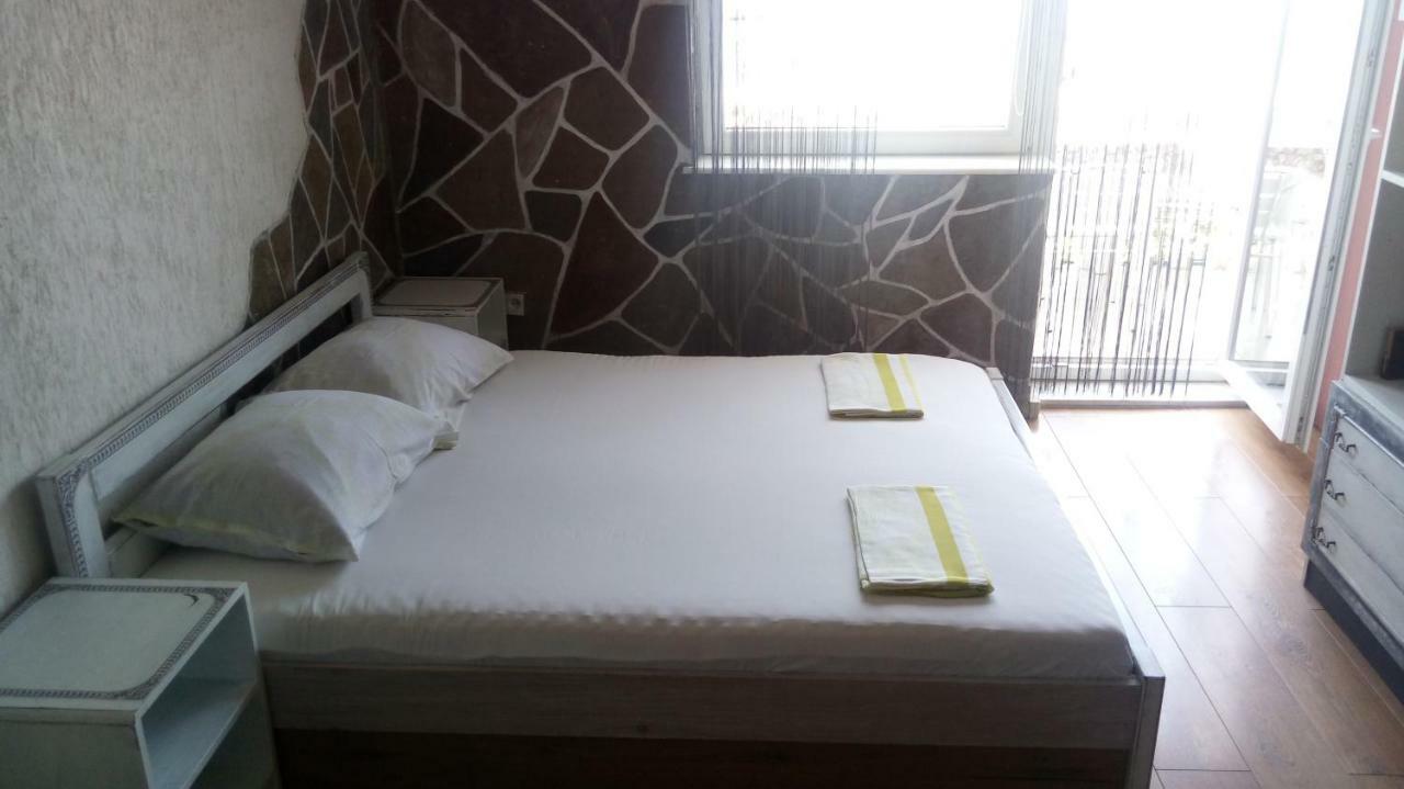 Apartmani Mira Сен Екстериор снимка