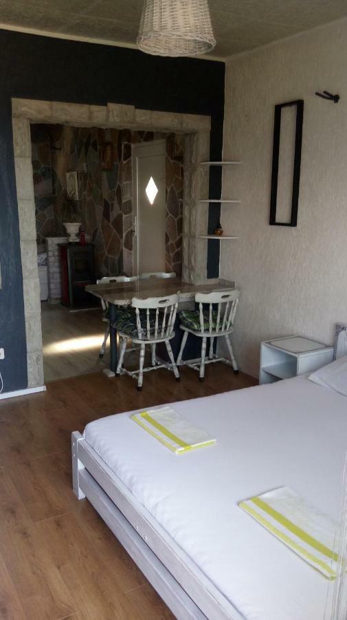Apartmani Mira Сен Екстериор снимка